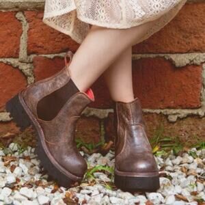 BED|STU Valda HI Platform Lug Sole Leather Chelsea Boots